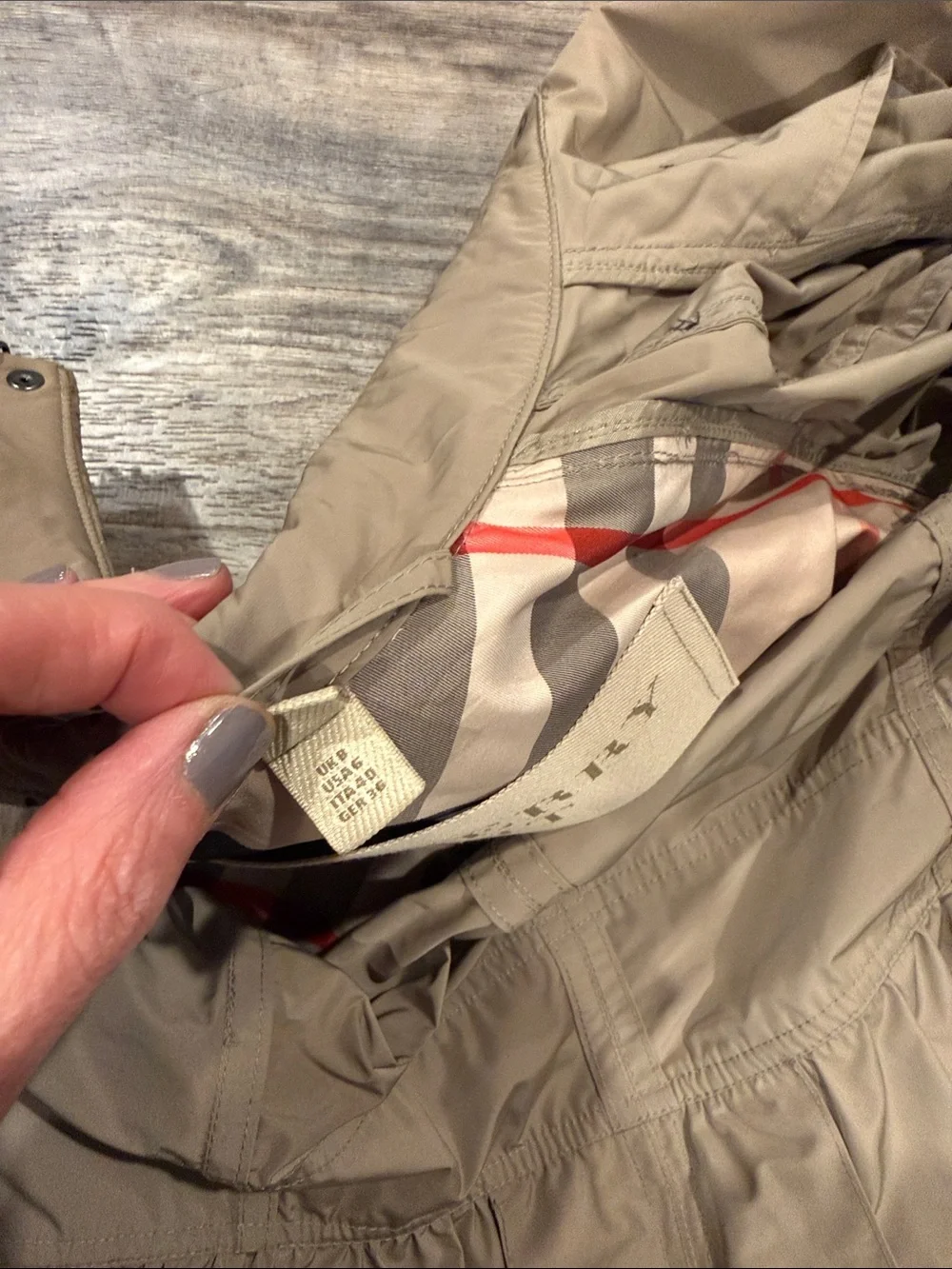 Burberry Brit Nova Check Trench Ruched Coat Raincoat Size 6 US Women’s Jacket - Picture 11 of 16